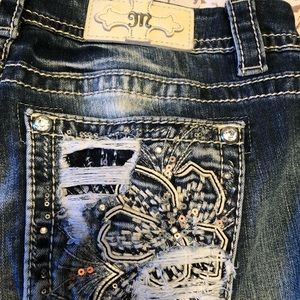 Miss Me Cropped Capri’s size 30 Easy Crop